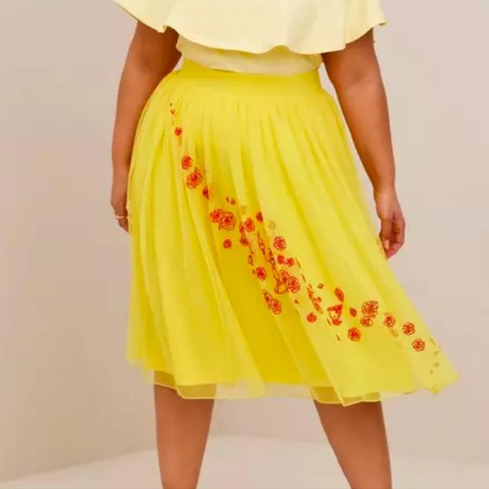 Rare NWT Torrid x Disney  Yellow Floral Skirt Large